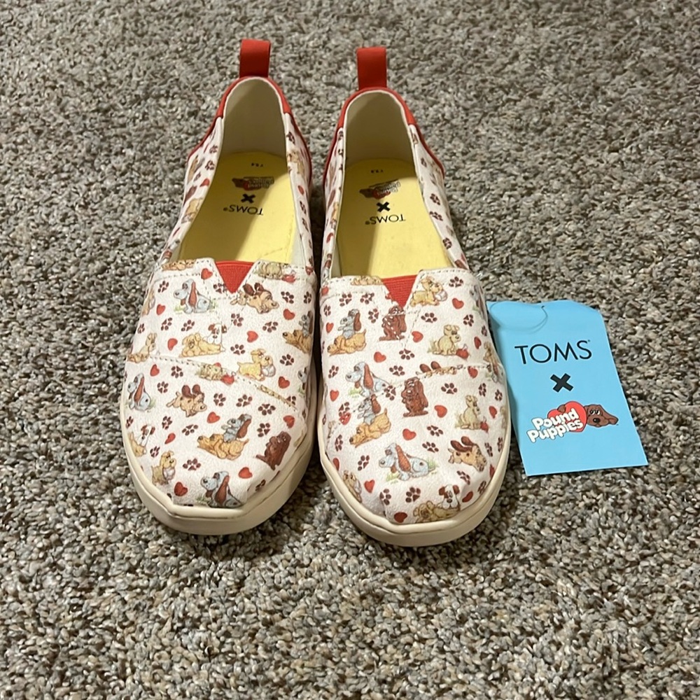 NWT Toms Pound Puppy shoes 5.5